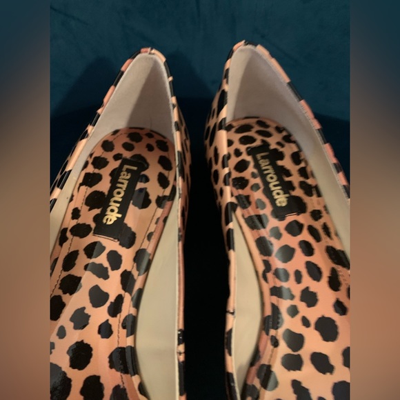 NWT Larroude Lee Flat in Cheetah 🐆 Print Patent Leather, size 7.5 - Picture 3 of 4
